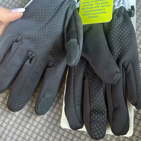 Free Country Women's Touchscreen Compatible
Insulated Warm Softshell gloves - Picture 7 of 8